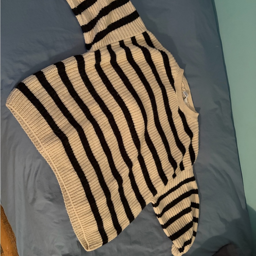 Zara Black and Cream Striped Sweater